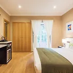 Nova 4*